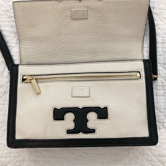 Tory Burch Crossbody 🖤🔳🔲 - Picture 5 of 8